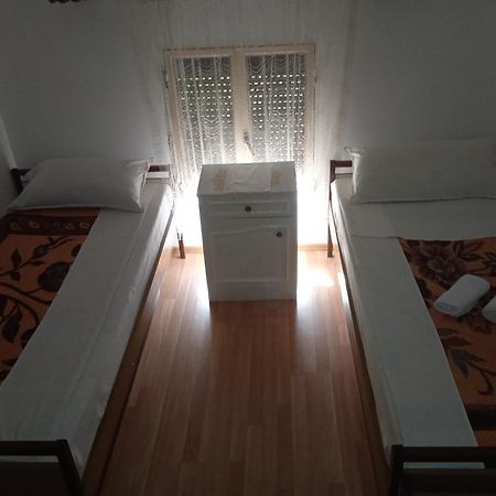 Hostel Vera - Airport Podgorica Mitrovici  Chambre photo